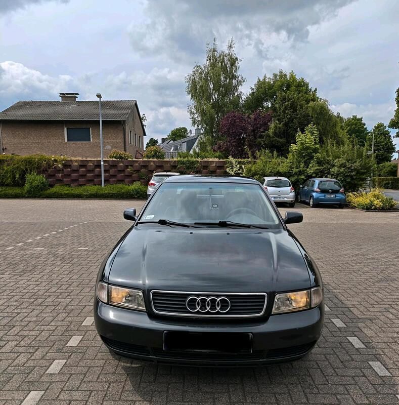 Schwarz Gebraucht 1998 Audi A4 Limousine | 700 € (Guter Preis) - Bild 1/4
