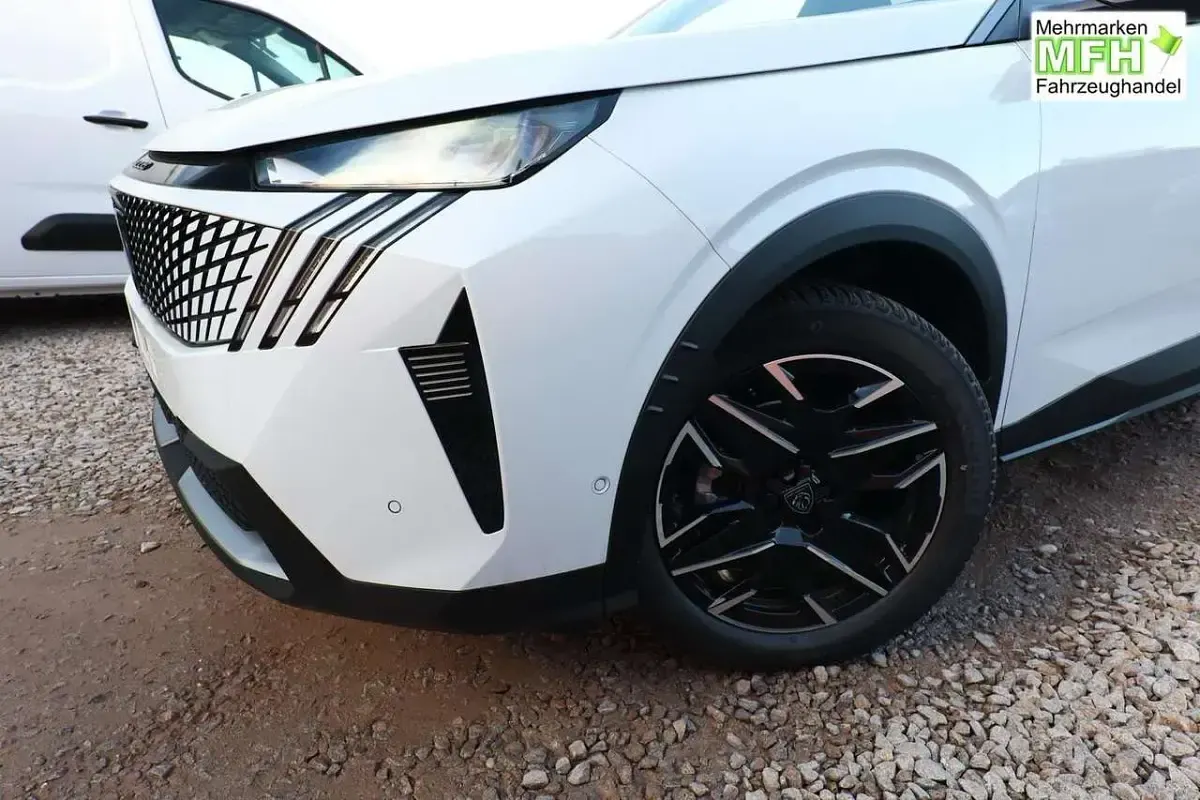Neu Peugeot 3008 Allure 145 PS (106 kW) 2026 Okenit weiß metallic SUV