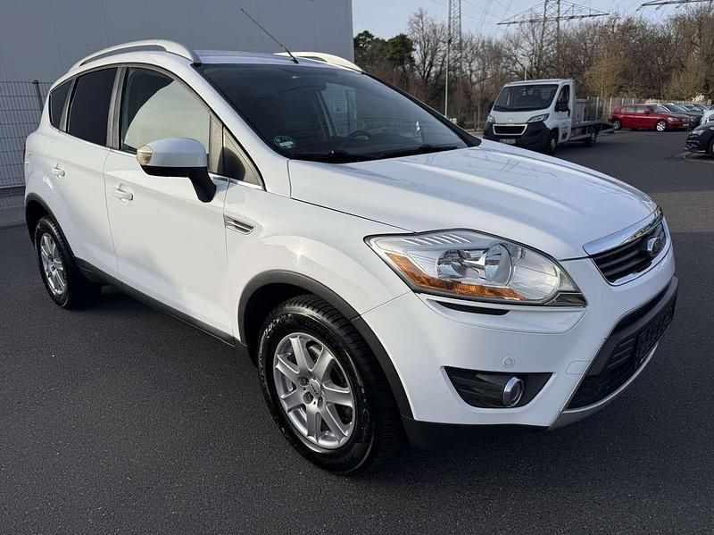 Gebraucht Ford Kuga Trend 136 PS (100 kW) 2009 Frostweiß SUV
