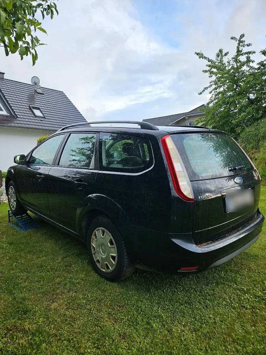Usata Ford Focus Ambiente 101 CV (74 kW) 2008 Nero Station wagon