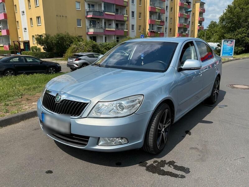 Blau Gebraucht 2009 Skoda Octavia Limousine | 4.700 € (Fairer Preis) - Bild 1/4