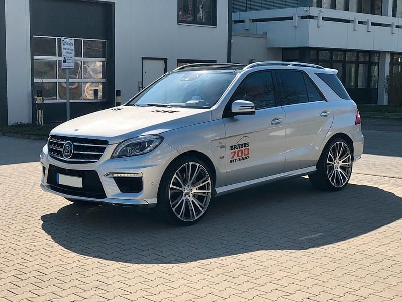 Silber Gebraucht 2014 Mercedes ML63 AMG SUV | 65.500 € - Bild 1/4