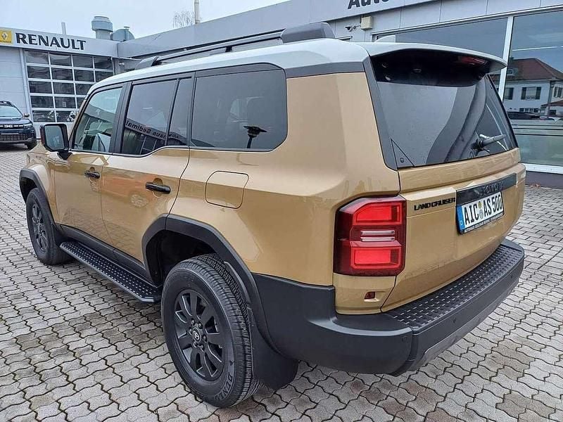 Gebraucht Toyota Land Cruiser Edition 204 PS (150 kW) 2024 Sand / grey SUV