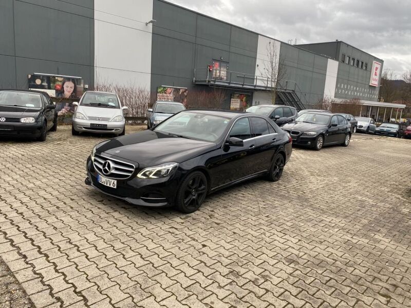 Schwarz Gebraucht 2014 Mercedes E350 Limousine | 20.900 € (Teuer) - Bild 1/4