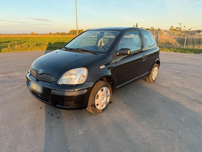 Schwarz Gebraucht 2004 Toyota Yaris Kleinwagen | 2.250 € (Fairer Preis) - Bild 1/4