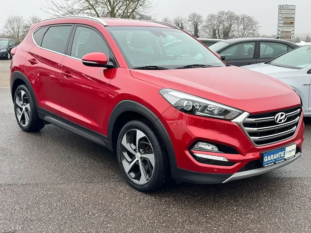 Gebraucht Hyundai Tucson Style 177 PS (130 kW) 2017 Rot SUV