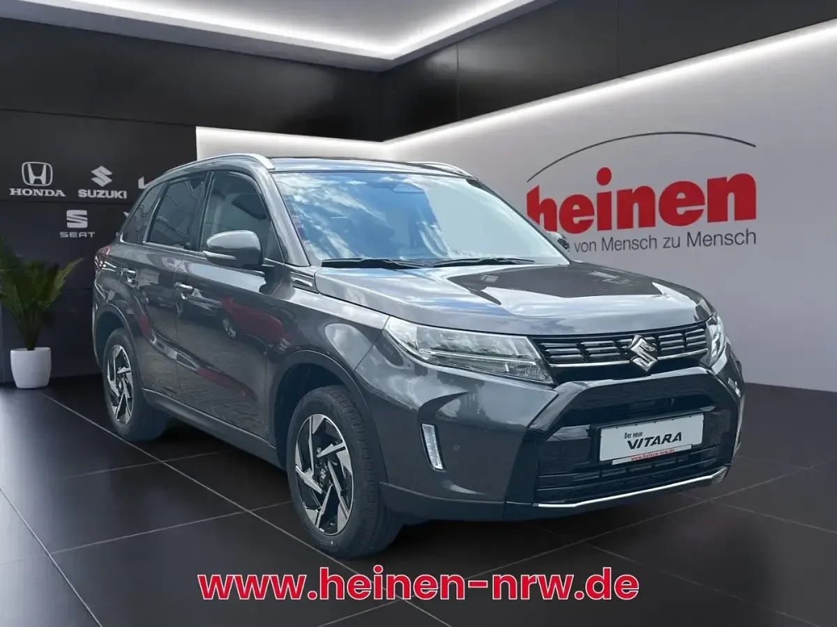 Neu Suzuki Vitara Comfort+ 110 PS (80 kW) 2026 Grau SUV