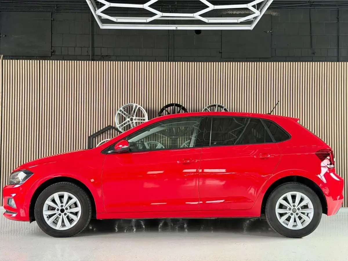 Gebraucht VW Polo Highline 95 PS (69 kW) 2018 Rot Kleinwagen