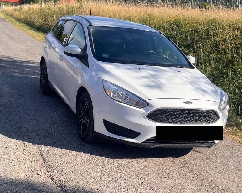 Weiß Gebraucht 2018 Ford Focus Kombi | 9.000 € (Fairer Preis) - Bild 1/4