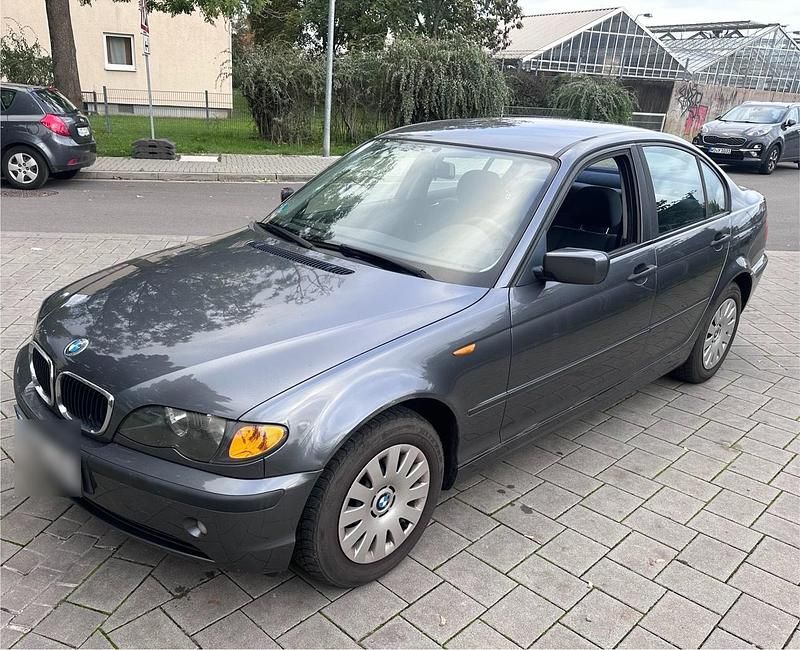 Grau Gebraucht 2002 BMW 316 Limousine | 1.500 € (Superpreis) - Bild 1/4