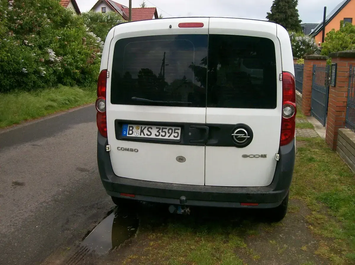 Gebraucht Opel Combo 90 PS (66 kW) 2013 Weiß Van / Kleinbus
