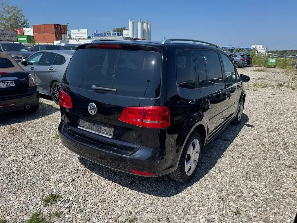 Gebraucht VW Touran Life 140 PS (102 kW) 2013 Schwarz Van / Kleinbus