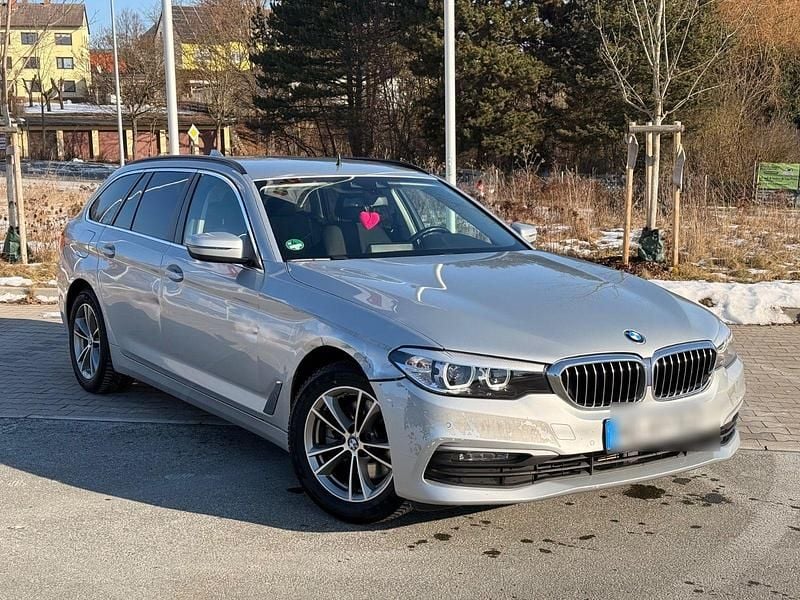 Gebraucht BMW 520 190 PS (139 kW) 2019 Silber Kombi
