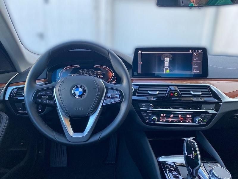 Gebraucht BMW 530 245 PS (180 kW) 2023 Schwarz Limousine
