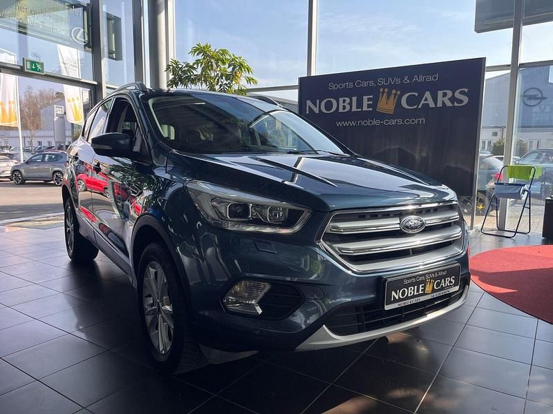 Gebraucht Ford Kuga Titanium 175 PS (128 kW) 2020 Blau SUV