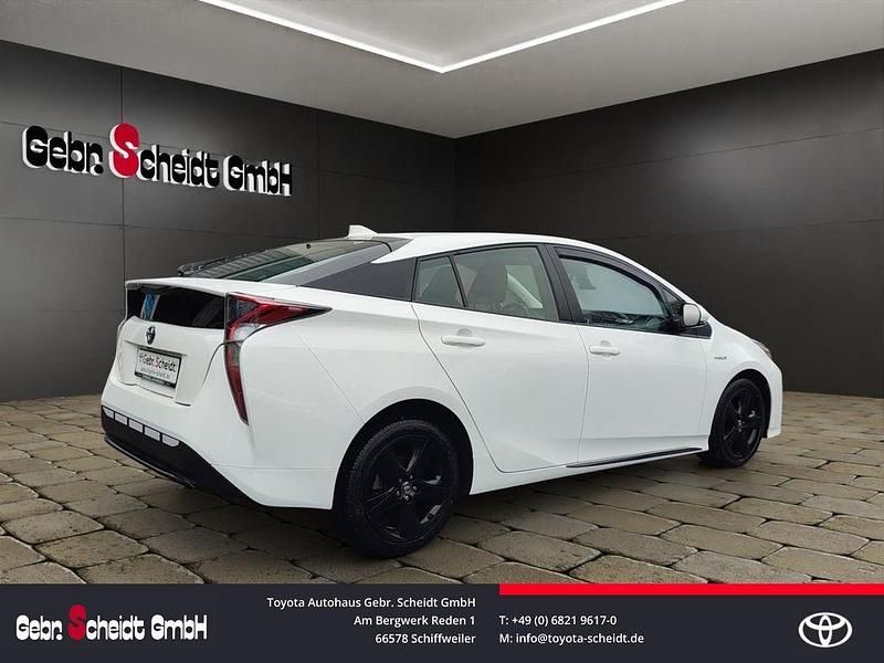 Gebraucht Toyota Prius Comfort 122 PS (89 kW) 2018 Super white 2 Kleinwagen