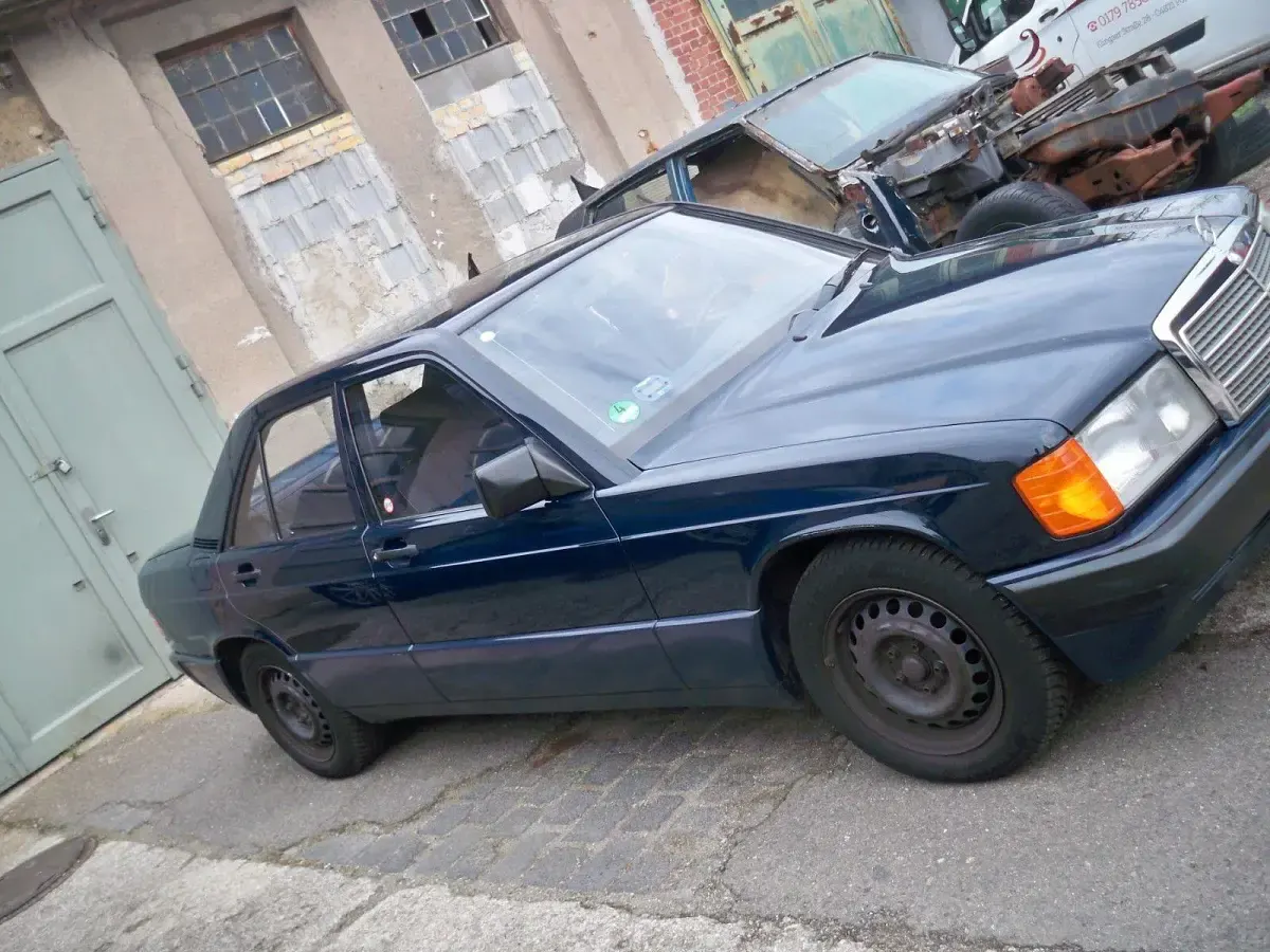 Gebraucht Mercedes 190 109 PS (80 kW) 1993 Blau Limousine