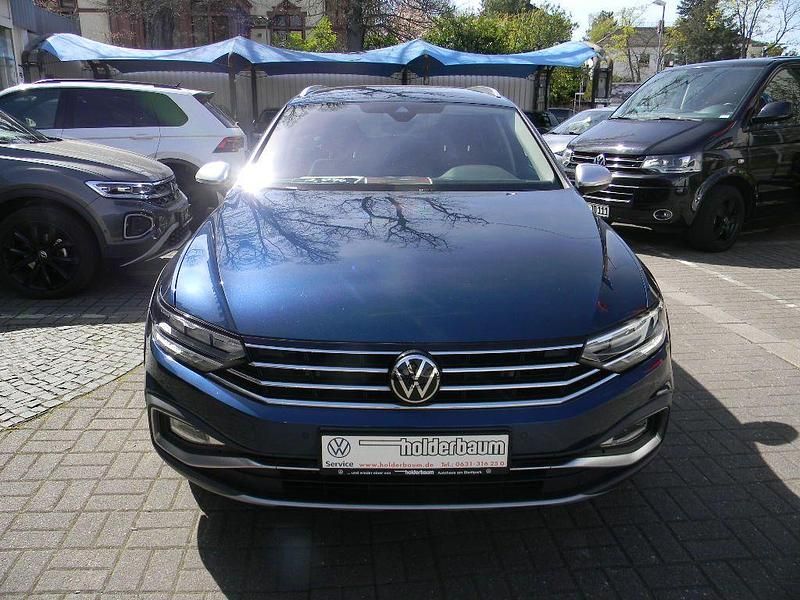 Gebraucht VW Passat Alltrack 200 PS (147 kW) 2024 Blau Kombi