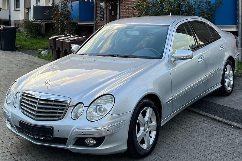 Gebraucht Mercedes E350 272 PS (200 kW) 2008 Iridiumsilber  metalliclack Limousine