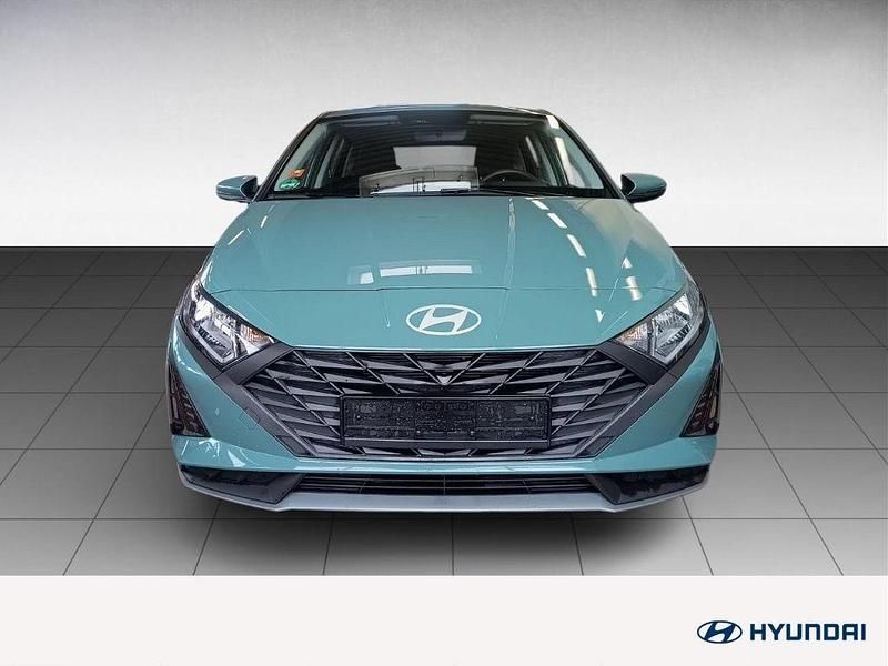 Gebraucht Hyundai i20 Select 79 PS (58 kW) 2025 Grün Kleinwagen