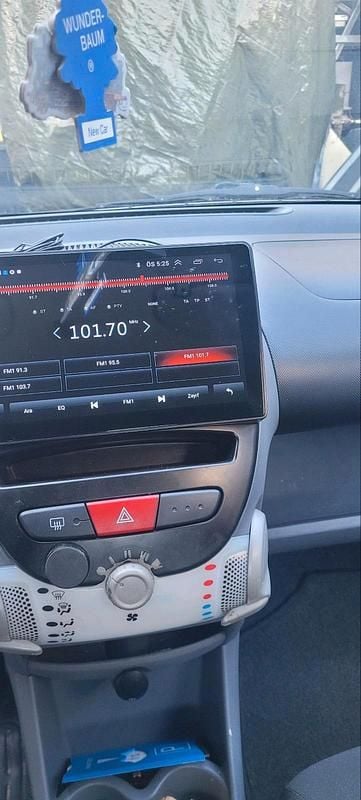 Gebraucht Toyota Aygo 69 PS (50 kW) 2011 Blau Kleinwagen