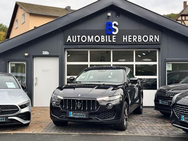 Grau Gebraucht 2018 Maserati Levante SUV | 37.490 € (Superpreis) - Bild 1/4