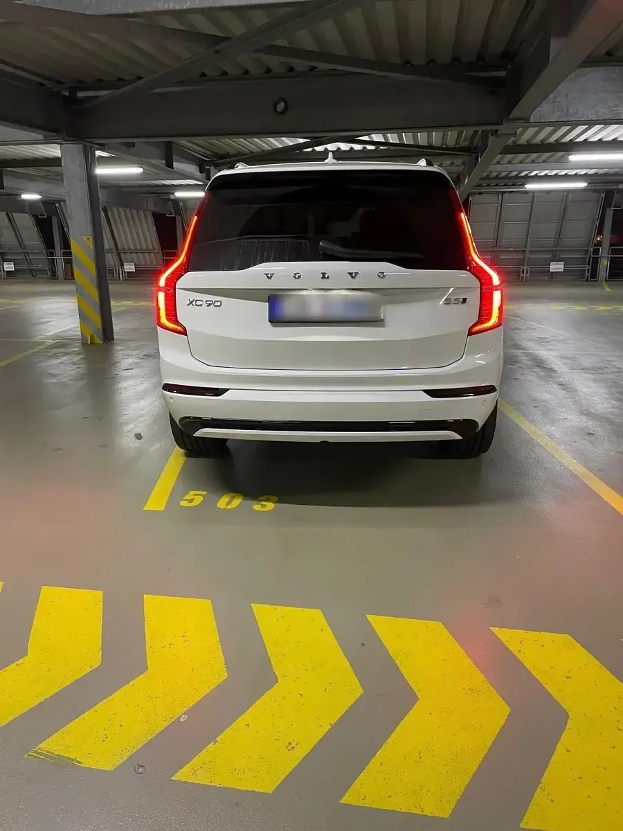 Second-hand Volvo XC90 235 CP (172 kW) 2022 Alb SUV