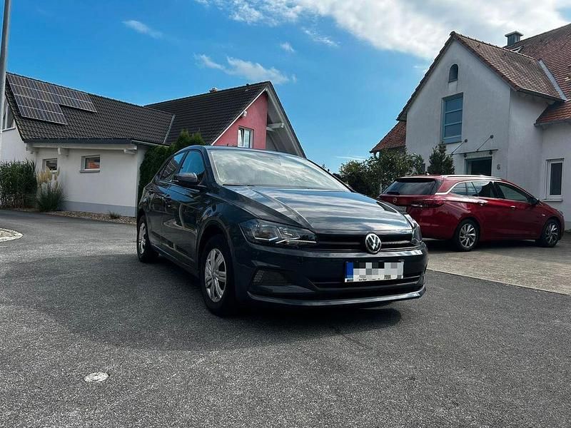 Gebraucht VW Polo Trendline 80 PS (58 kW) 2019 Grau Kleinwagen