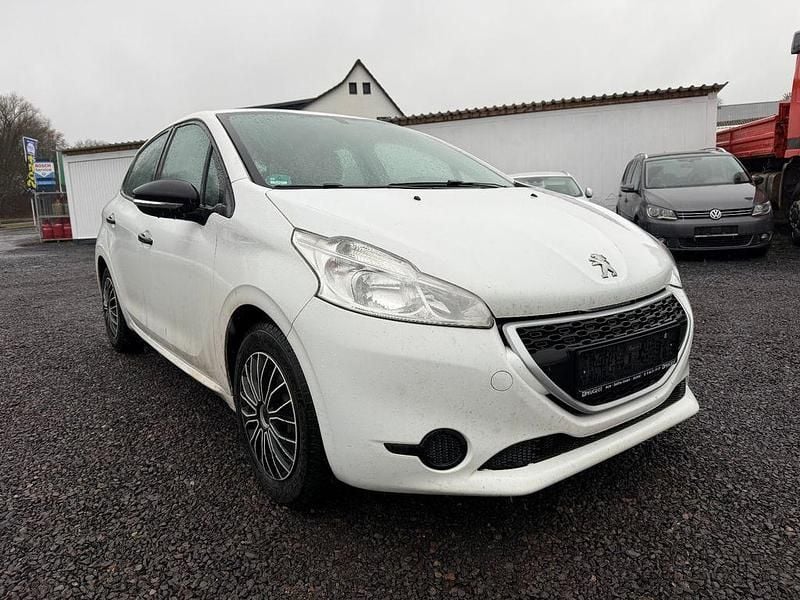 Gebraucht Peugeot 208 Access 68 PS (50 kW) 2014 Weiß Kleinwagen