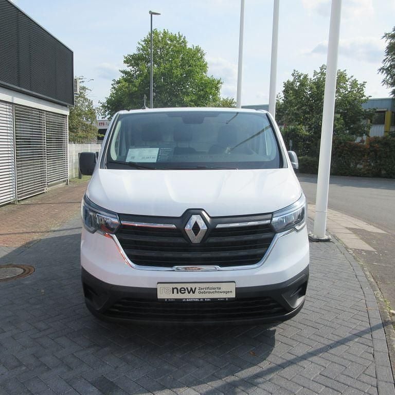 Weiß Gebraucht 2023 Renault Trafic Komfort Van | 20.987 € (Fairer Preis) - Bild 1/4