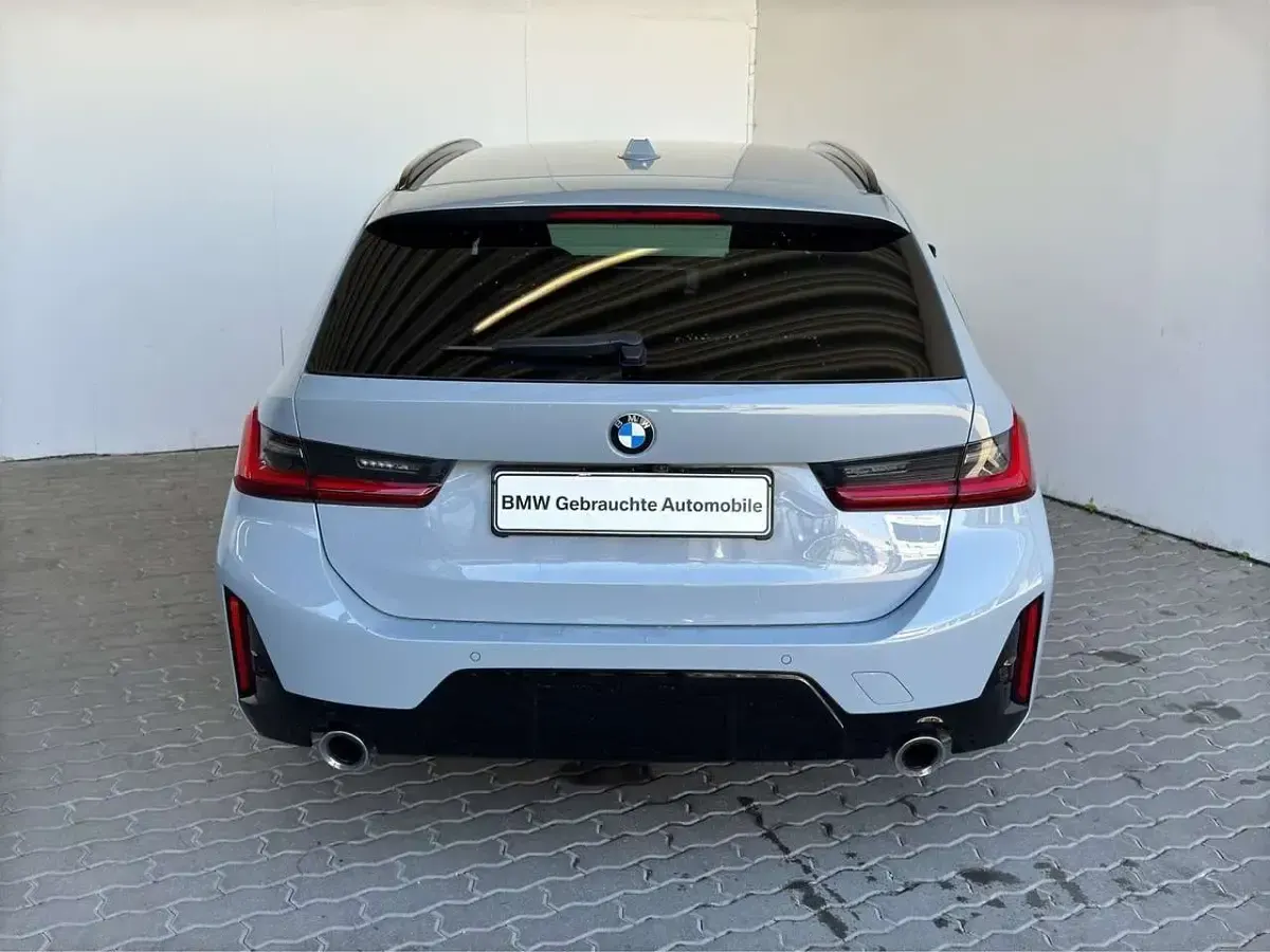 Gebraucht BMW 330 M Sport 286 PS (210 kW) 2023 M brooklyn grau met. Kombi