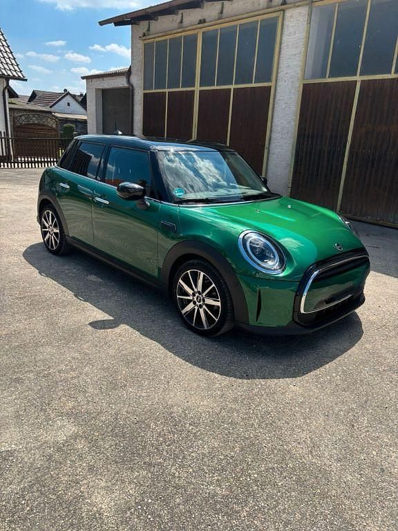 Grün Gebraucht 2022 Mini Cooper Classic Kleinwagen | 20.700 € (Guter Preis) - Bild 1/4