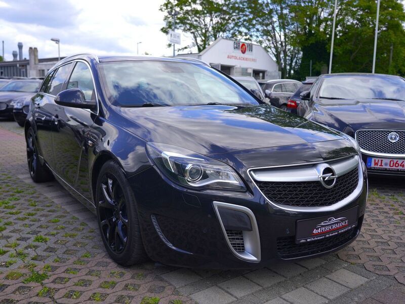 Schwarz Gebraucht 2016 Opel Insignia OPC Kombi | 16.995 € (Teuer) - Bild 1/4