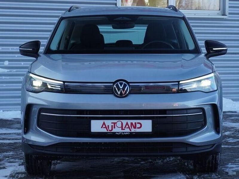 Gebraucht VW Tiguan Goal 150 PS (110 kW) 2025 Oyster silver metallic SUV