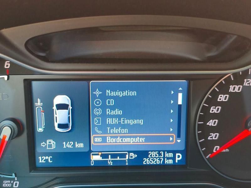 Gebraucht Ford S-MAX Titanium 163 PS (119 kW) 2014 Blau Van / Kleinbus