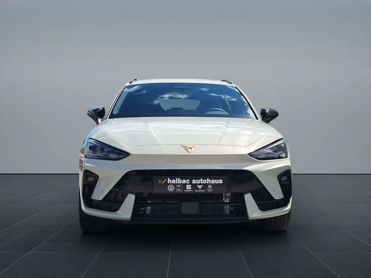 Neu Cupra Leon VZ 177 PS (130 kW) 2026 Grau Limousine