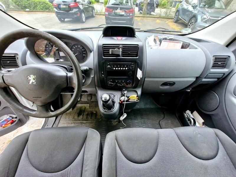 Weiß Gebraucht 2011 Peugeot Expert Van | 3.250 € (Fairer Preis) - Bild 1/4