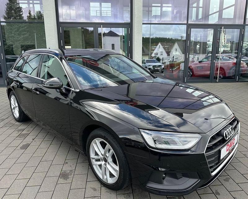 Gebraucht Audi A4 Advanced 180 PS (132 kW) 2023 Schwarz Kombi