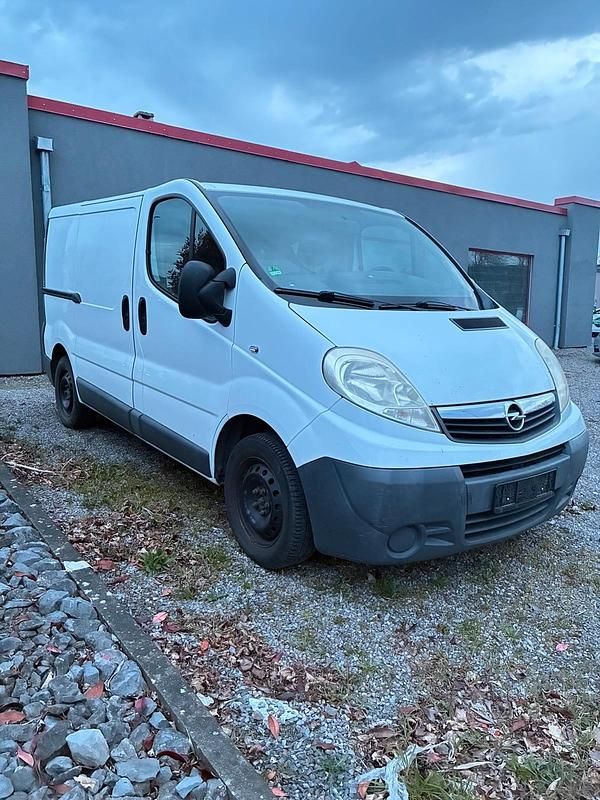 Gebraucht Opel Vivaro 114 PS (83 kW) 2007 Weiß Van / Kleinbus