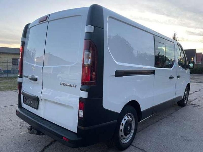 Gebraucht Renault Trafic 120 PS (88 kW) 2018 Gletscherweiss Van / Kleinbus