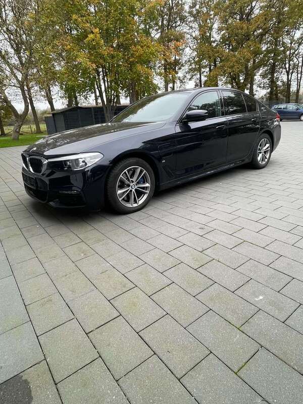 Schwarz Gebraucht 2019 BMW 530e iPerformance Limousine | 25.000 € (Fairer Preis) - Bild 1/4