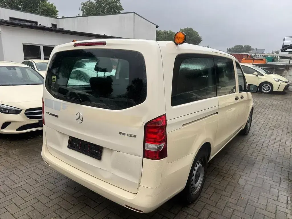 Gebraucht Mercedes Vito 136 PS (100 kW) 2019 Beige Van