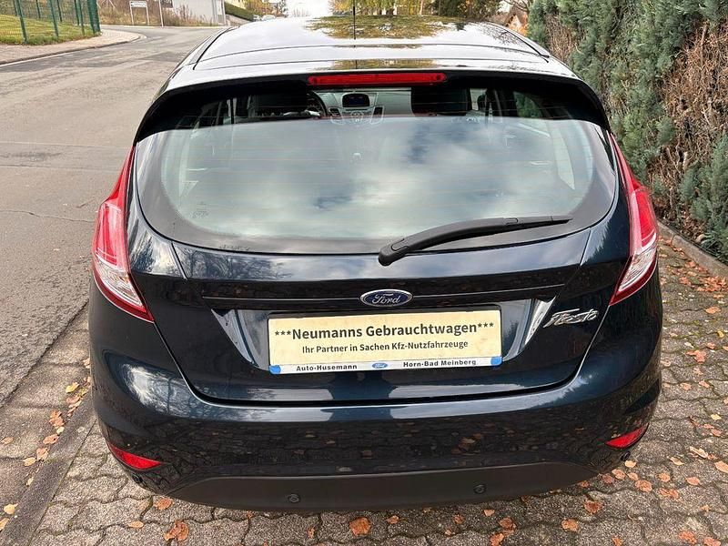 Gebraucht Ford Fiesta Trend 60 PS (44 kW) 2016 Blau Limousine