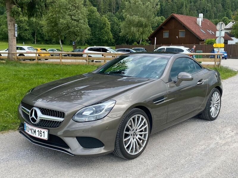 Grau Gebraucht 2017 Mercedes SLC180 Cabrio | 25.000 € (Superpreis) - Bild 1/4