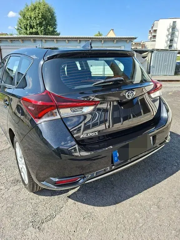 Gebraucht Toyota Auris Comfort 116 PS (85 kW) 2017 Schwarz Limousine