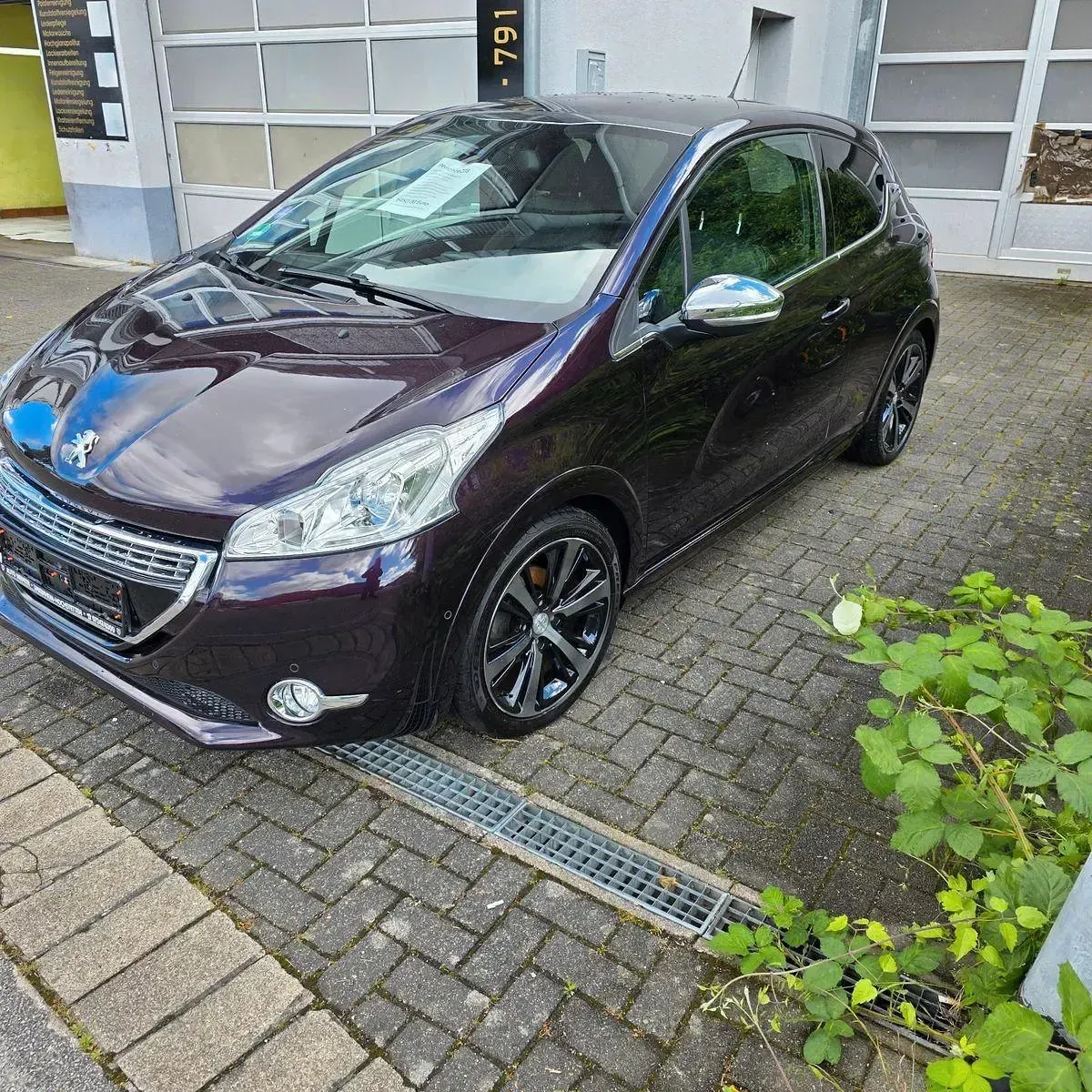 Gebraucht Peugeot 208 110 PS (80 kW) 2015 Violet Kleinwagen