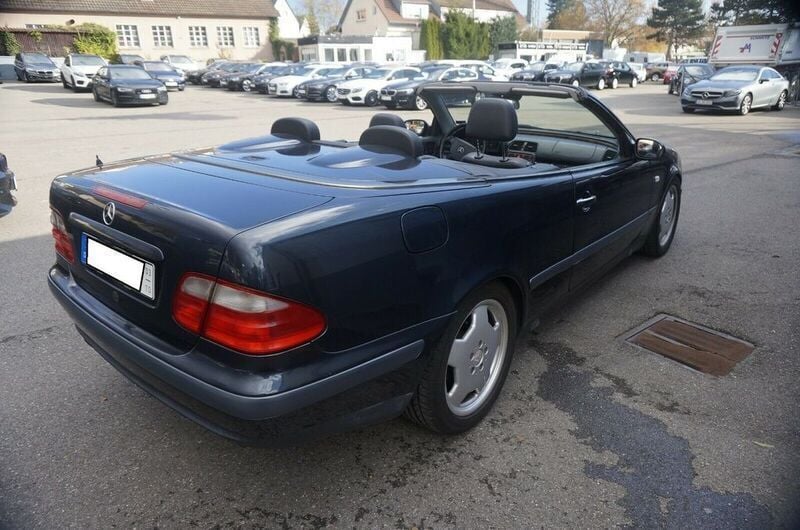 Gebraucht Mercedes CLK320 Elegance 218 PS (160 kW) 1999 Schwarz metallic Cabrio