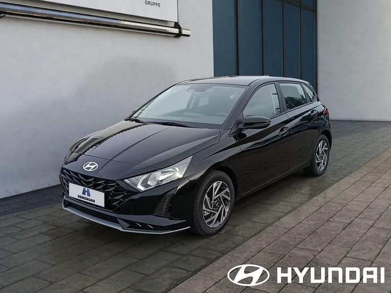 Phantom black Neu 2025 Hyundai i20 Trend Limousine | 21.950 € (Fairer Preis) - Bild 1/4