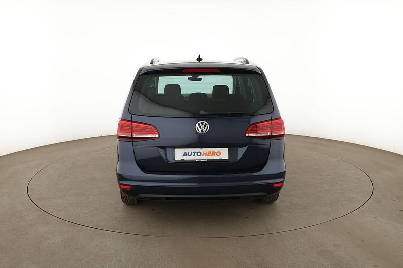 Gebraucht VW Sharan Comfortline 150 PS (110 kW) 2017 Blau Van / Kleinbus