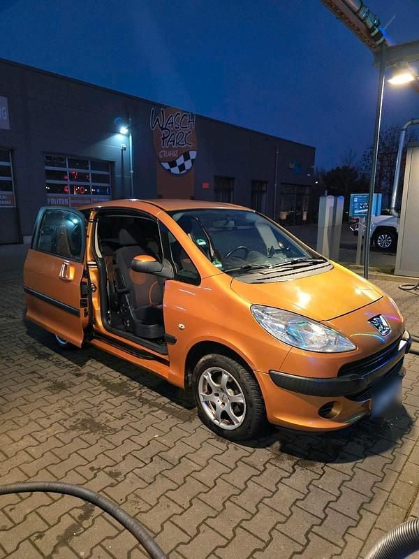 Gebraucht Peugeot 1007 73 PS (53 kW) 2007 Gelb Van / Kleinbus